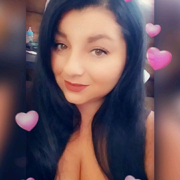 Meet your Posher, Danielle - Picture 1 of 1